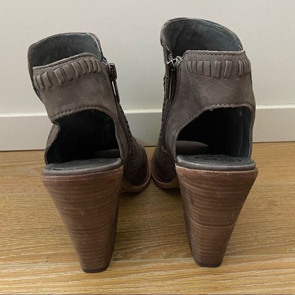 VINCE Camuto-Karinta Open Toe Bootie (8.5) - Picture 9 of 12